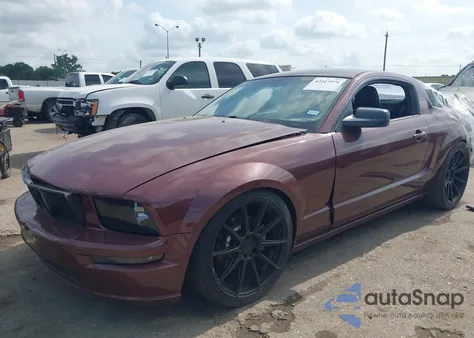 2005 Ford Mustang Gt Deluxe/Gt Premium from USA, damaged, VIN 1ZVFT82H555171739